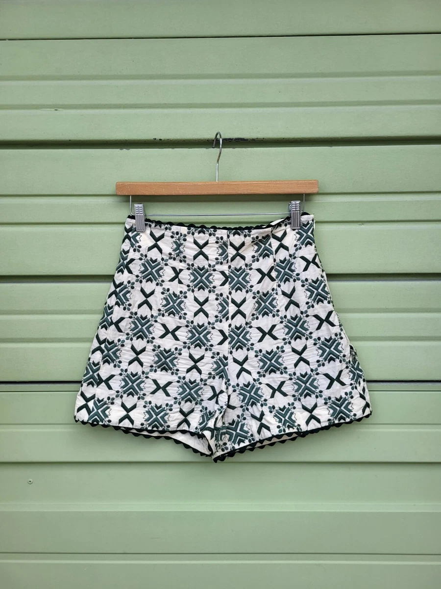 Zara hotsell embroidered shorts