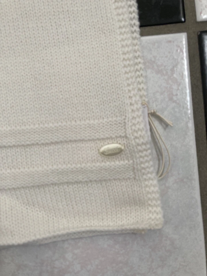 NUEVO CON ETIQUETAS 100 % AUTÉNTICO Gucci Niños Con Capucha Lana Mezcla Cachemira Bufanda Logotipo MOP  Foto 2 de 4