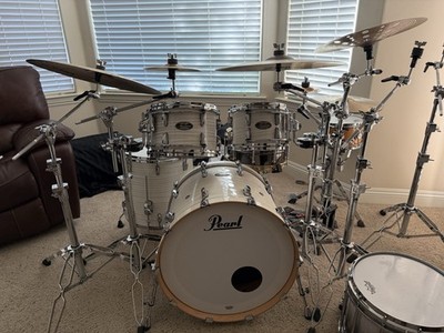 Pearl Masters Maple/Gum 4pc #854 White Ice Swirl Drum Set