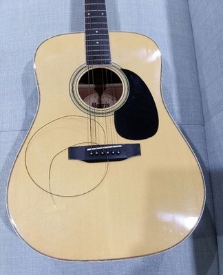 Morris W-25 Acoustic Guitar With Hard Case And Shoulder Strap