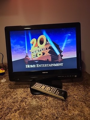 Toshiba 19  Diagonal LCD TV/DVD COMBINATION 19HLV87  GAMING W/Remote Read Descri