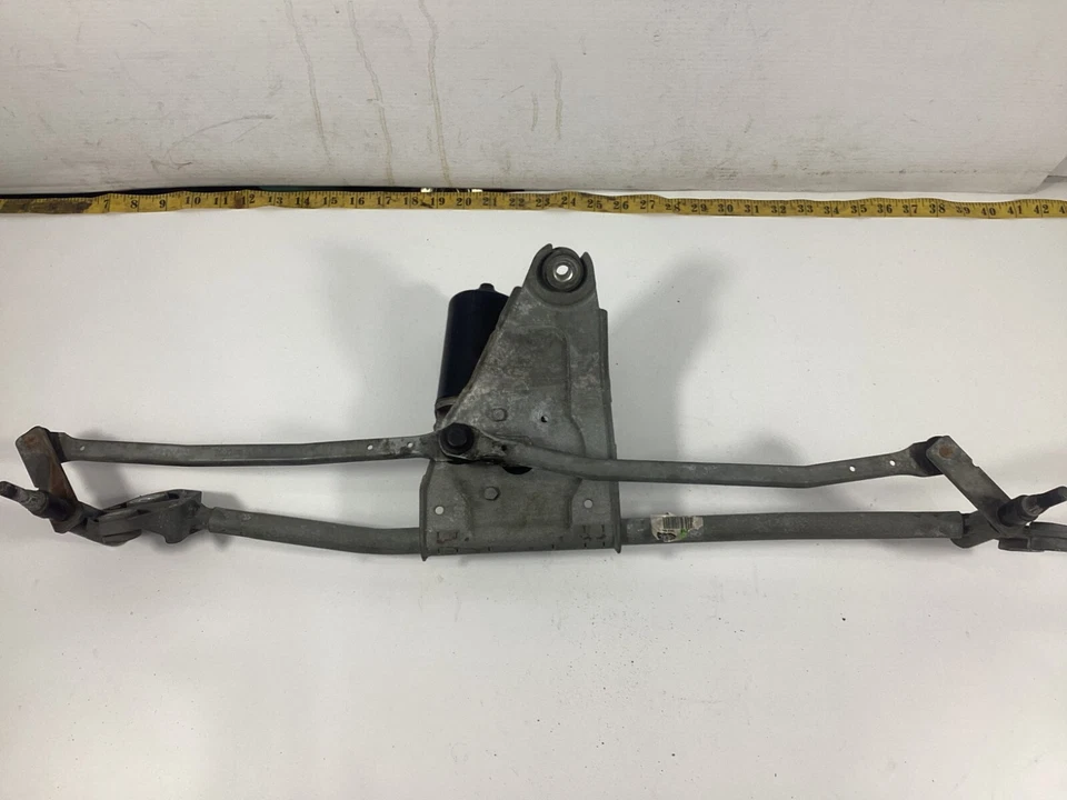 Land Rover Range Rover 2010-2013 motor limpiaparabrisas delantero y acoplamiento 8360603 OEM. Foto 2 de 4