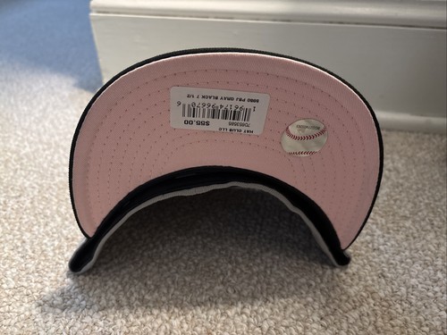 7 1/2 New Era Hat Club Exclusive PBJ Mask Fitted - Picture 4 of 4
