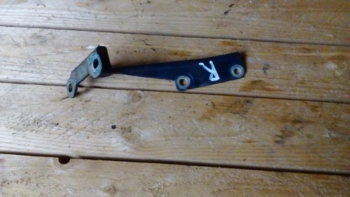 Mitsubishi Carisma I 1.6 DA1A Scharniere Motorhaube vorne rechts