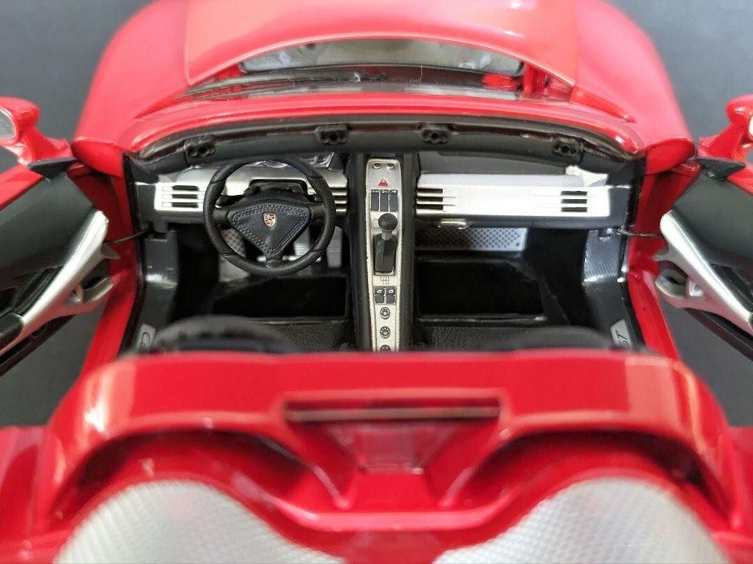 1/18 MINICHAMPS Porsche Carrera GT 2004 Red w/ Box From 1/18 MINICHAMPS Porsche Carrera GT 2004 Red w/ Box From