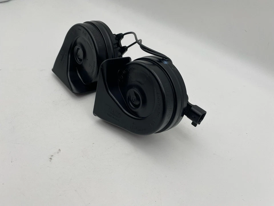 RAM 1500 2500 3500 2014-2017 doble bocina y soporte nuevo genuino Mopar 68306481ab Foto 4 de 4