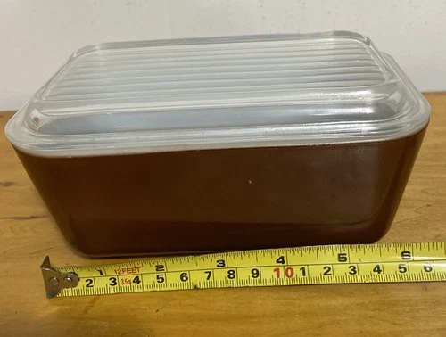 Vintage Pyrex Refrigerator Dish W/ Ribbed Lid 502-C Brown Ovenware 1 1/2 Pt.