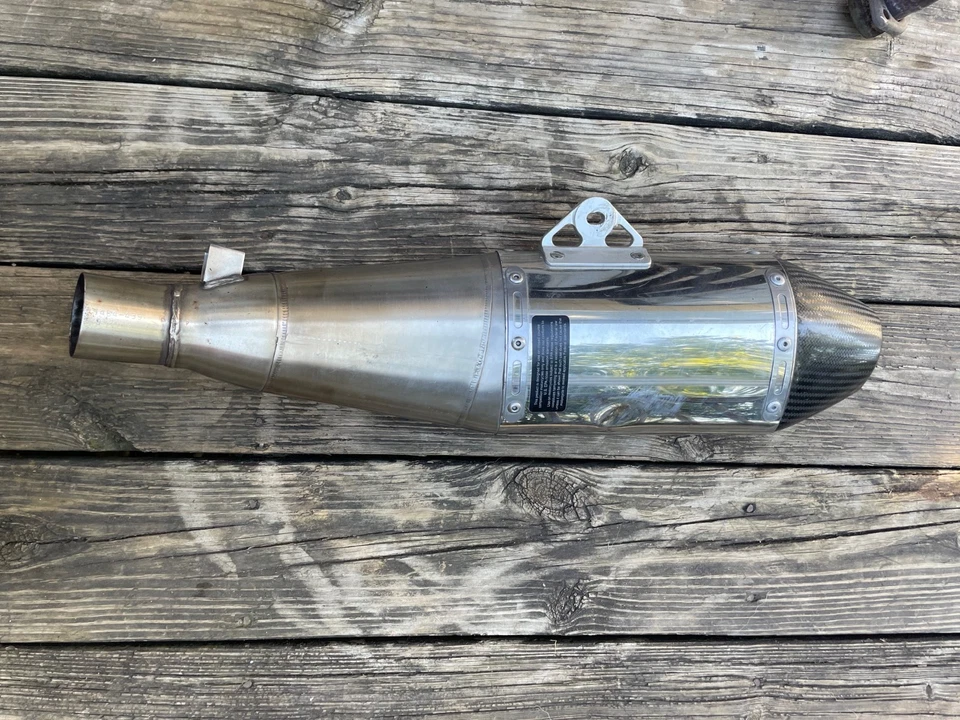 04-05 Suzuki GSXR 750 Exhaust Header and Yoshimura RS-4 Muffler - Изображение 3 из 4