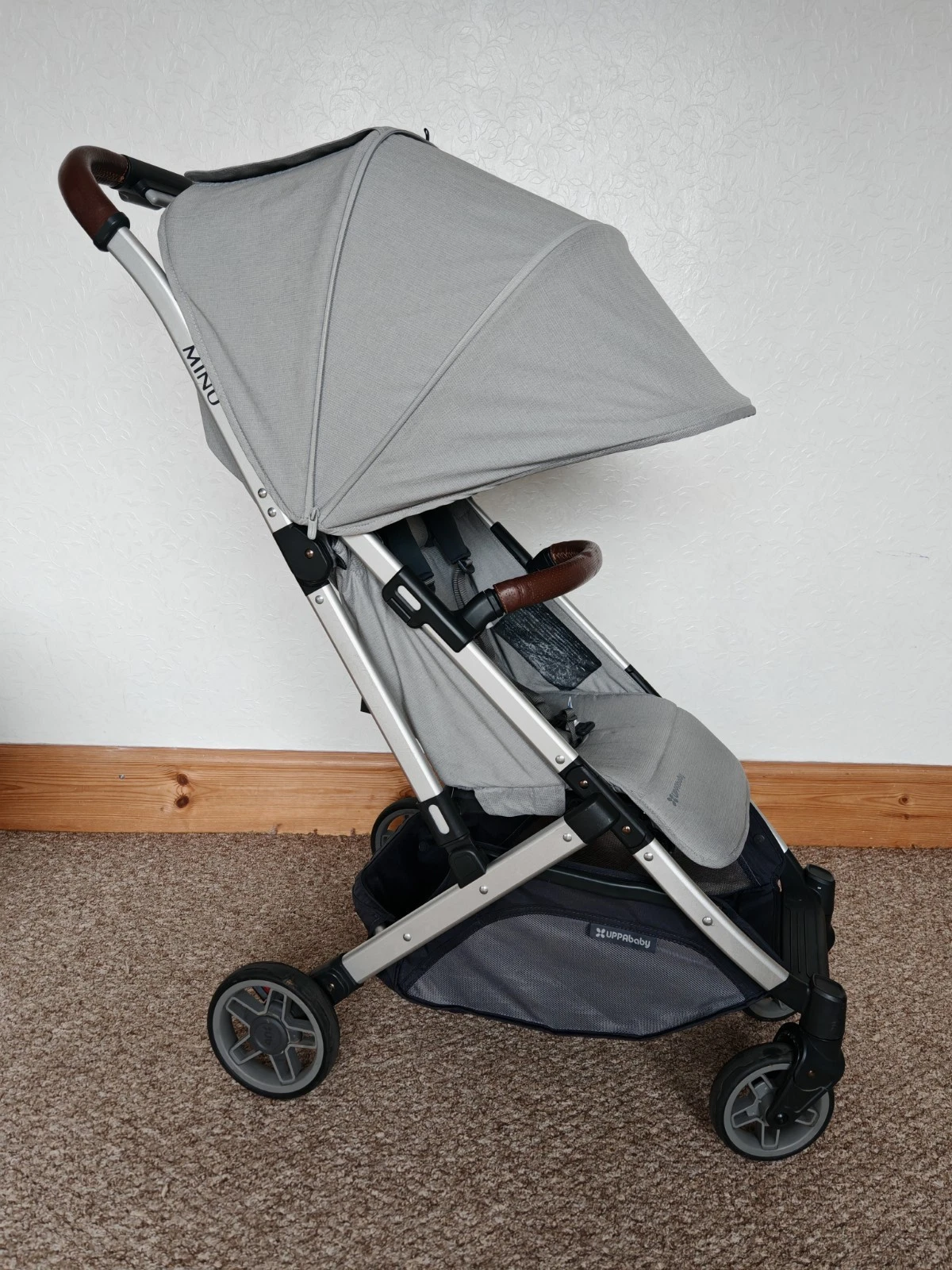 Uppababy Minu V2 stella
Opens in a new window or tab