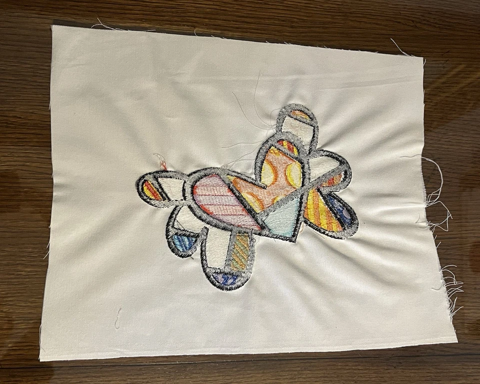 Parche bordado Romero Britto Flying Heart Contem Pop Art. Sin marco Foto 3 de 3