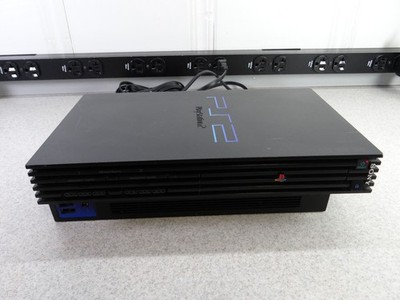 Sony PlayStation 2 SCPH-39001 Console & Cables *works w/issue
