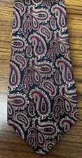 Brooks Brothers Men's Tie 100% Silk Made In USA Burgundy Paisley 57.5” X 3.875”