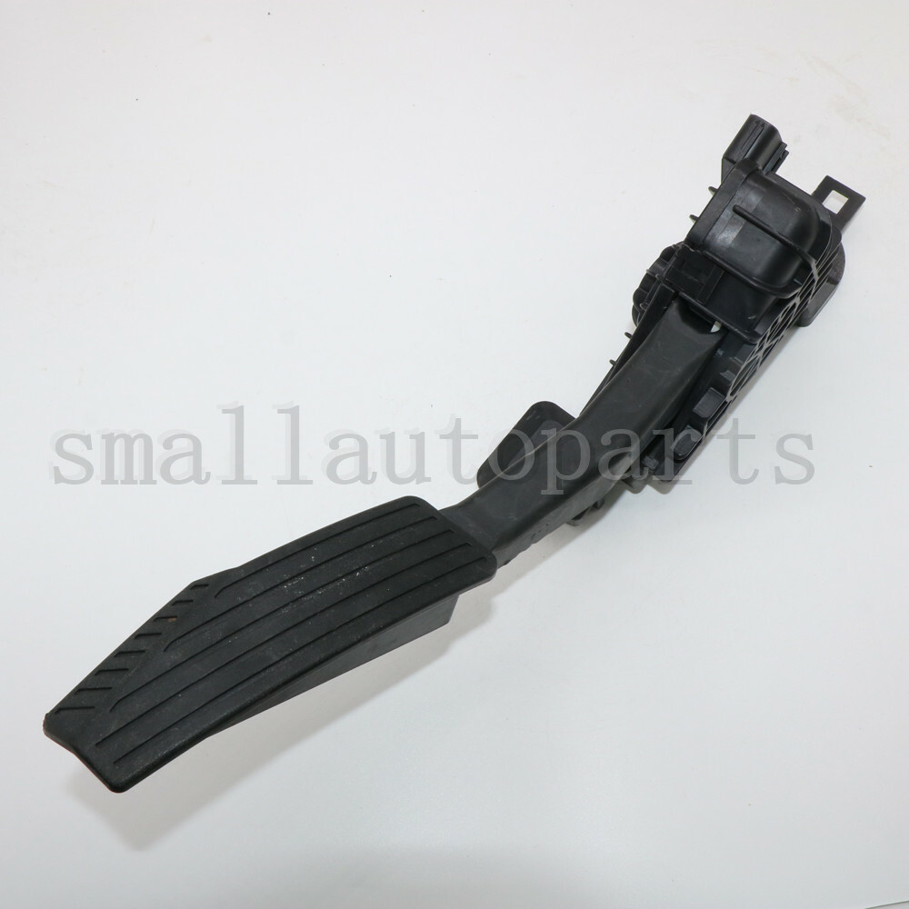 【C3】ACCELERATOR Amazon.com: GM Genuine Parts 10379038 Accelerator Pedal with