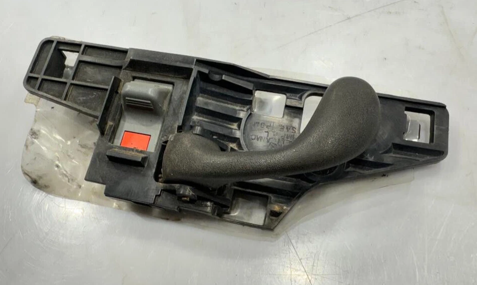 MANIJA PUERTA DELANTERA IZQUIERDA CHEVY S10 BLAZER 2000-2003 P/N 15031337 ORIGINAL OEM USADO Foto 3 de 4