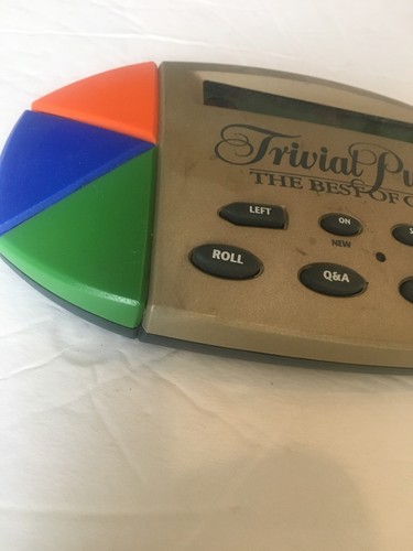 Trivial Pursuit The Best of Genus Electronic Handheld Portable Game EUC - Picture 2 of 3