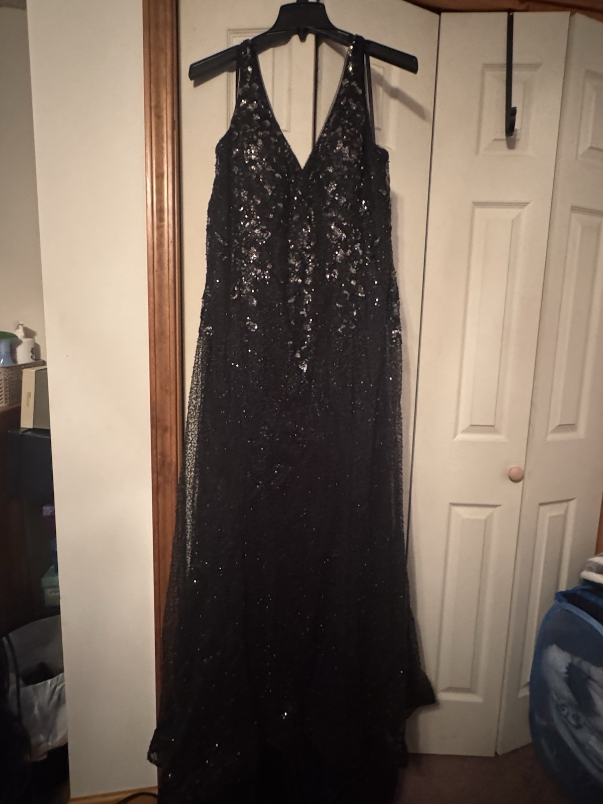 We Size Up Glamour Black Sequin V-Neck Long Sleeveless Gown Plus 20 TE2324