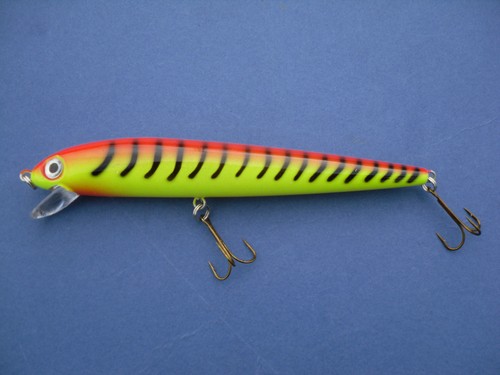 17cm SHALLOW RUNNING PLUG SEA COARSE FISHING PIKE CHUB PERCH ZANDER BASS LURES - Picture 5 of 8
