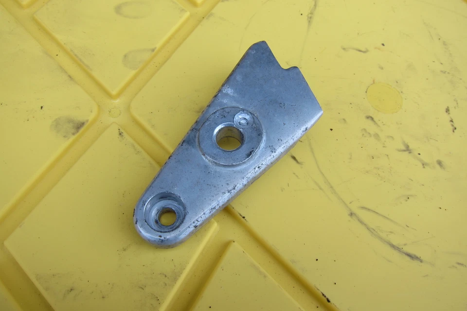 1985 1986 HONDA SHADOW 1100 VT1100C HEADLIGHT LEFT MOUNT BRACKET - Image 2 of 4