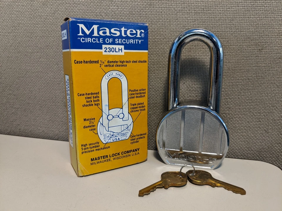 230LH MASTER LOCK HIGH SECURITY MASSIVE 2-1/2" BODY 5 PIN TUMBLER 7/16"SHACKLE - Image 2 of 2
