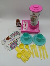 Mattel Barbie Vintage 1990  s Action Accents Wind Up Blender Smoothie Maker w/acc