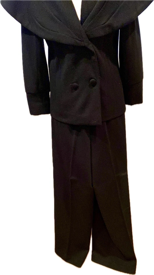 LULU BRAVO FABULOUS 2PC. 100% WOOL BLACK PANT SUITE, UNIQUE BLAZER STYLE, L/M - Image 2 of 4