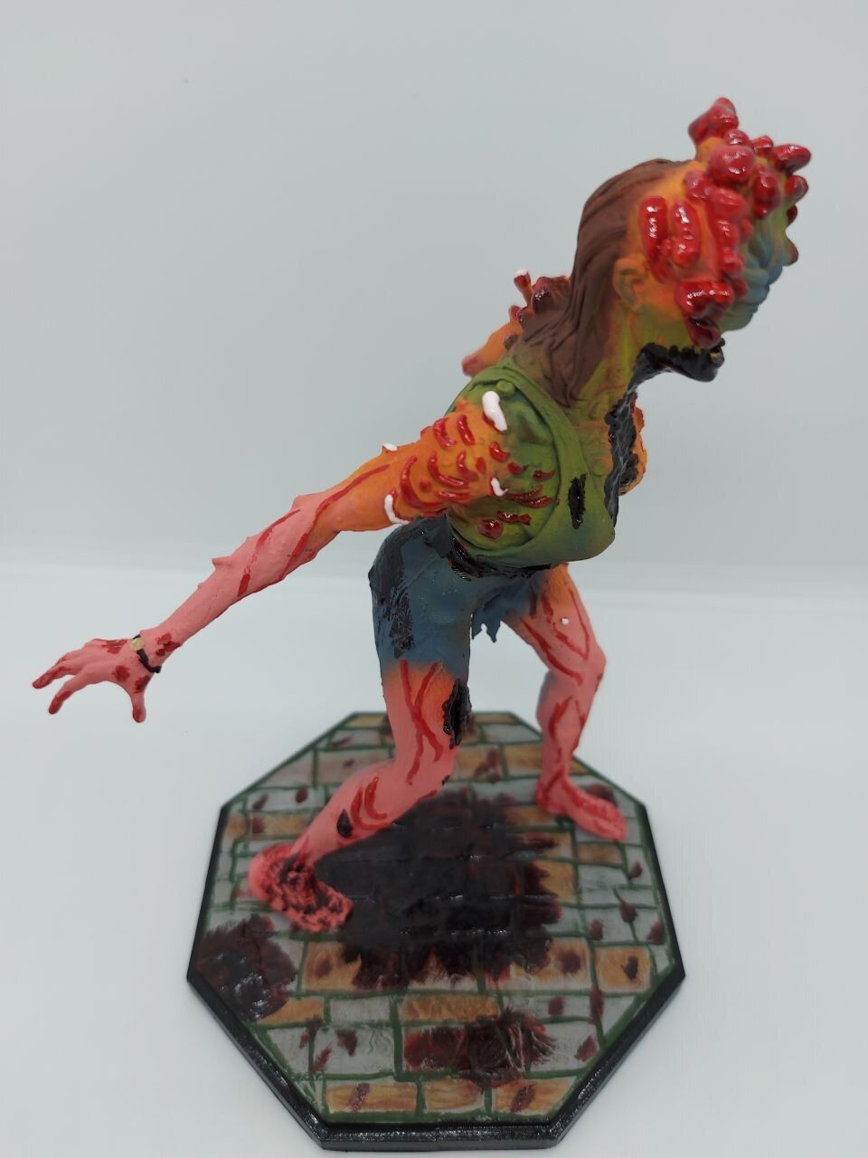 The Last of Us™: The Clicker Statue