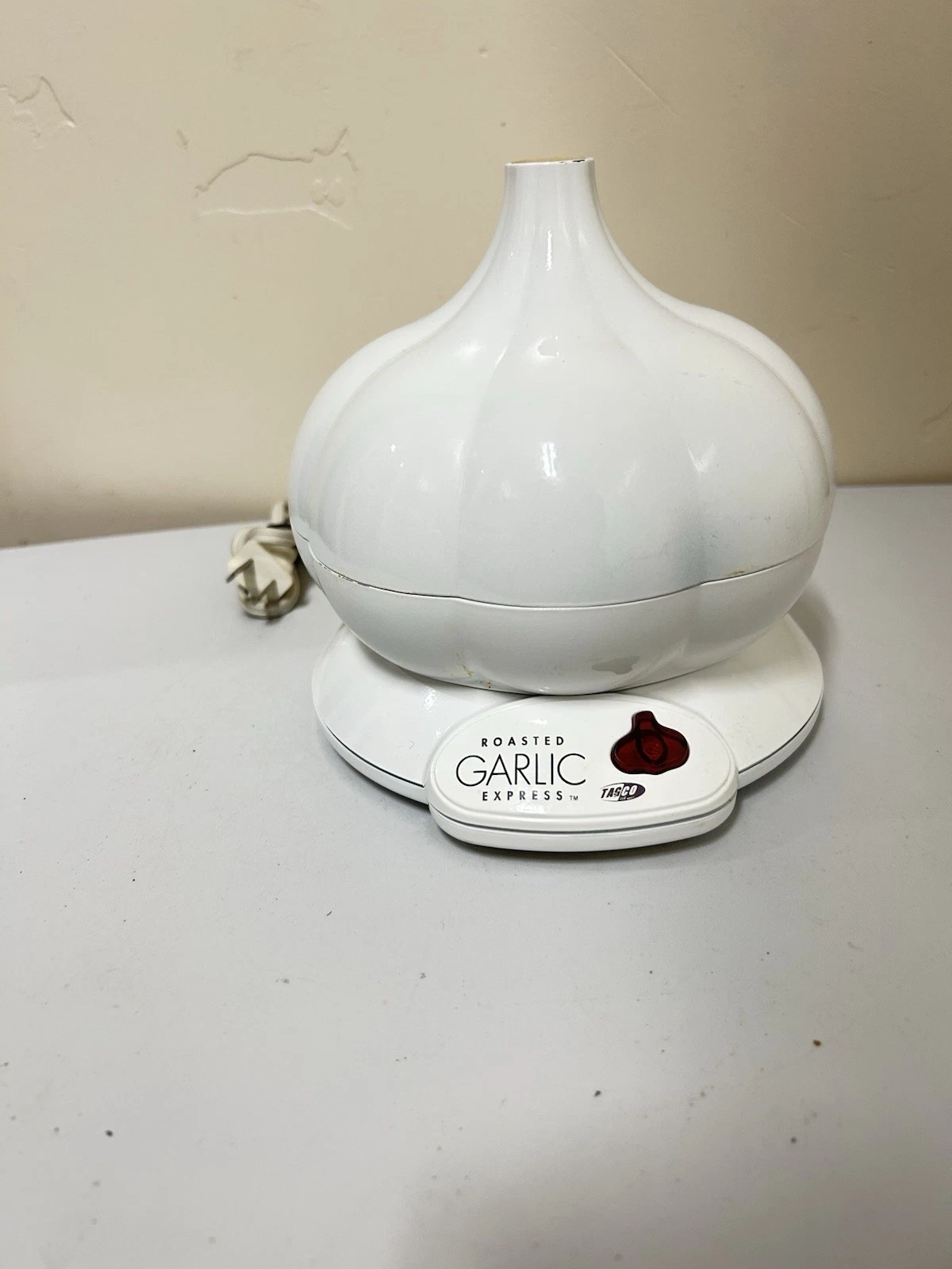 TAGCO Roasted Garlic Express Electric Countertop Roaster White GR300-1 (GR3100)
Opens in a new windo