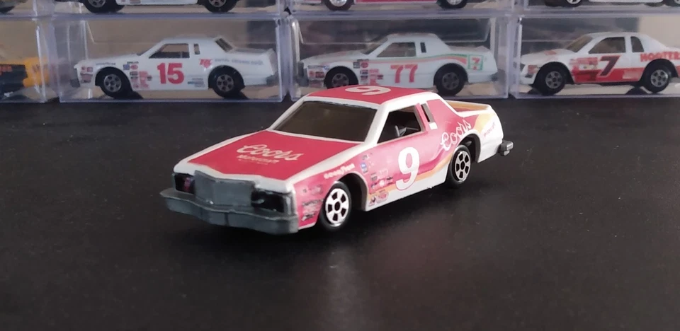 Vintage Ertl 1/64 nascar #9 Coors 82 T-bird - Image 2 of 4