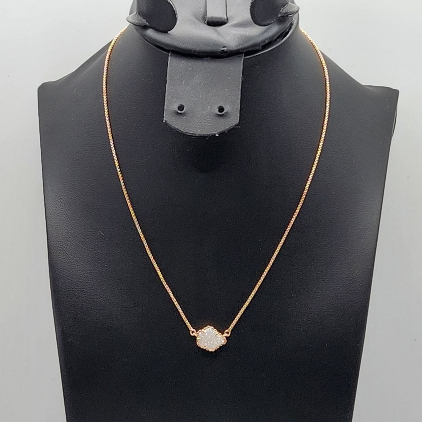 Kendra Scott Tess Gold Pendant Necklace In Iridescent Drusy