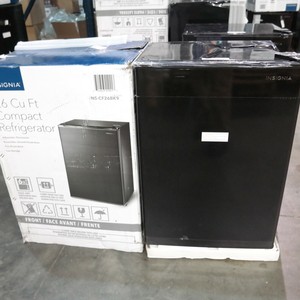 Pickup Only Insignia 2 6 Cu Ft Mini Fridge Black Ns Cf26bk9 Dent On Top 600603229213 Ebay