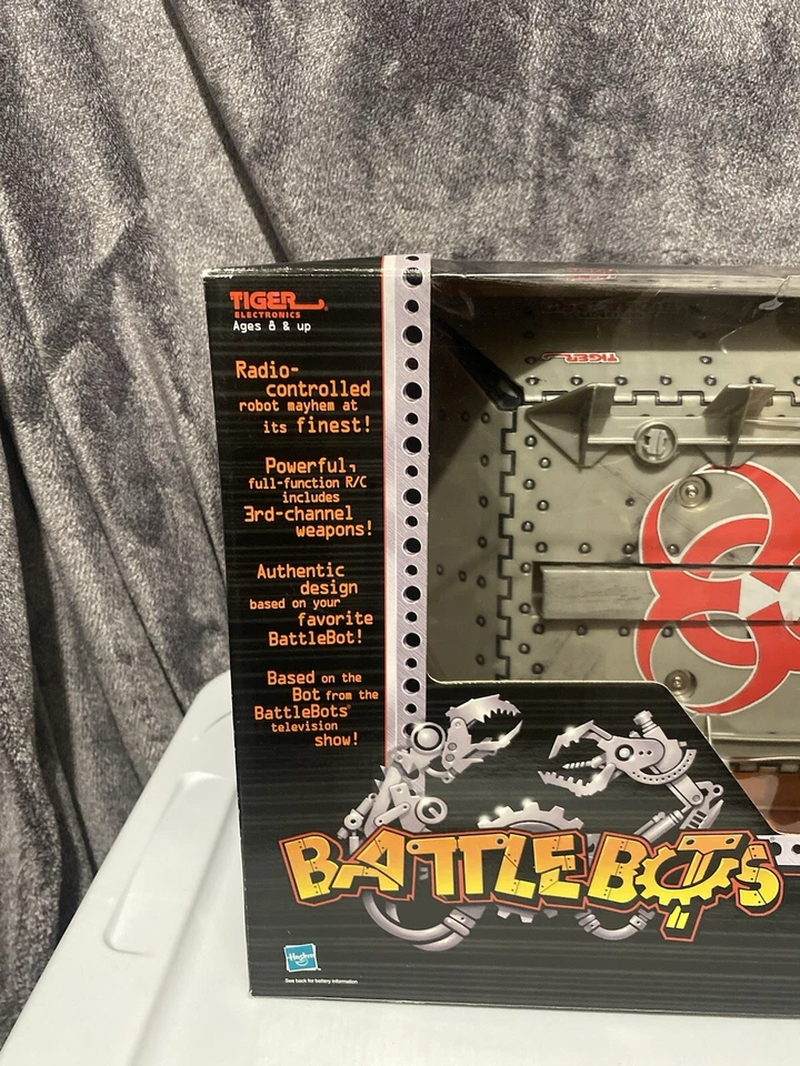 Battlebots Pro Series BIOHAZARD 13" Radio Controlled 2001 Sealed - Image 2 of 4