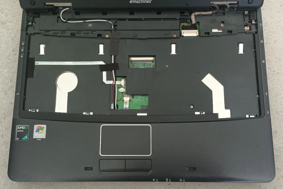 Emachines D620 Laptop Notebook 14.1" 1GB 128GB SSD Windows 7 Office AMD Athlon - Image 4 of 4