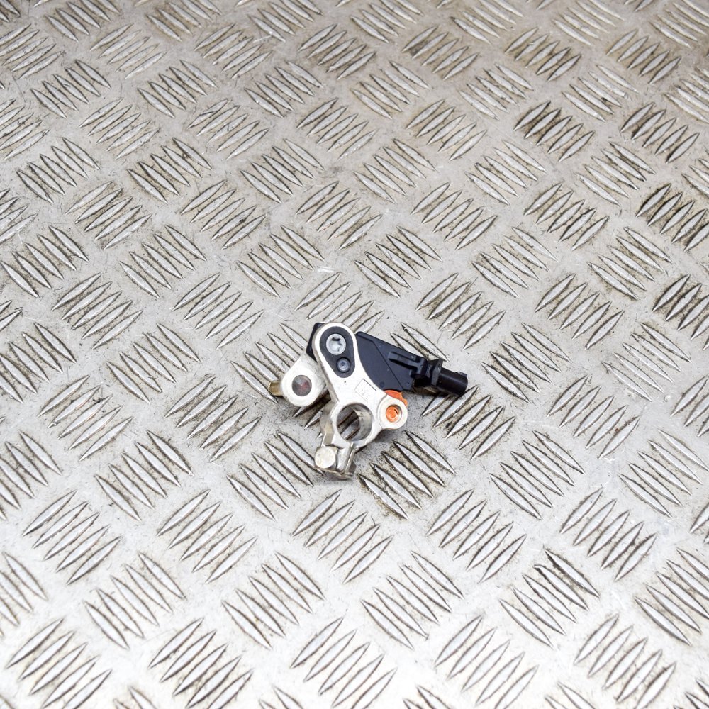 マット MASERATI GHIBLI M157 Rear Right Interior Step Trim 670011366