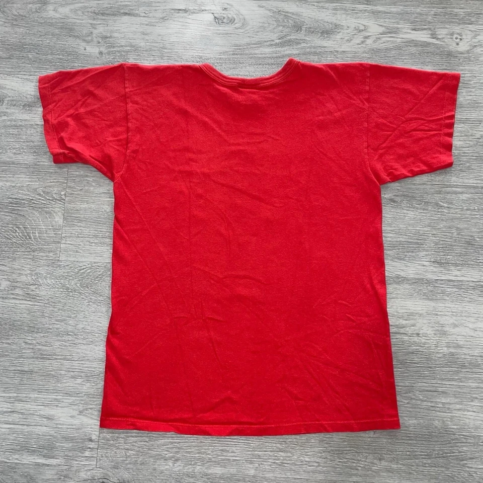 Camiseta Vintage 90’s Champion Philadelphia 76ers Mujer’s Grande Roja NBA Hecha en EE. UU. Foto 2 de 4