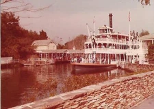 DISNEYWORLD Florida PRO FOUND PHOTOGRAPH Color ORIGINAL Snapshot VINTAGE 45 58 Z