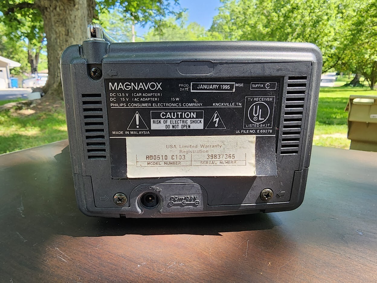 MAGNAVOX RD0510 C102 PORTABLE COLOR 5&rdquo; CRT MONITOR w Cigarette Lighter Charger