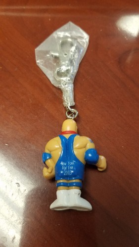 WWE Kurt Angle 2" Keychain SUPER RARE Jakks Pacific EXCLUSIVE TOY FAIR 2003 - Picture 2 of 2