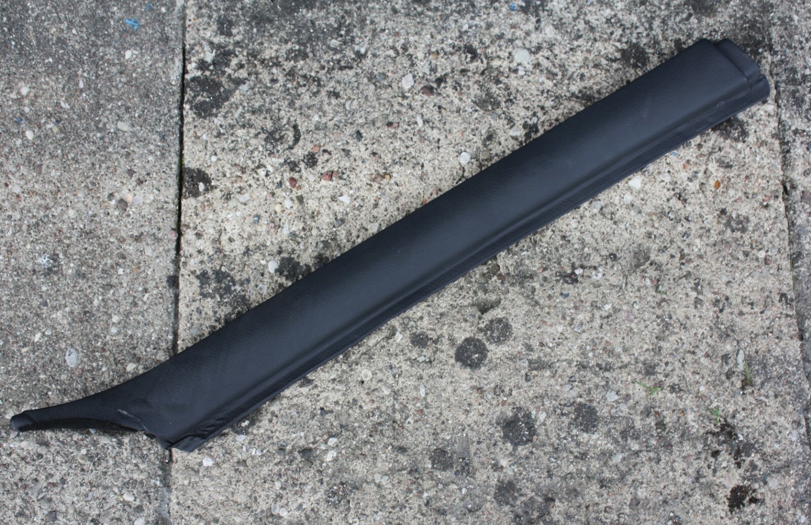 GENUINE BMW E30 INTERIOR FRONT SIDE A-PILLAR COVERING APRON RIGHT 
