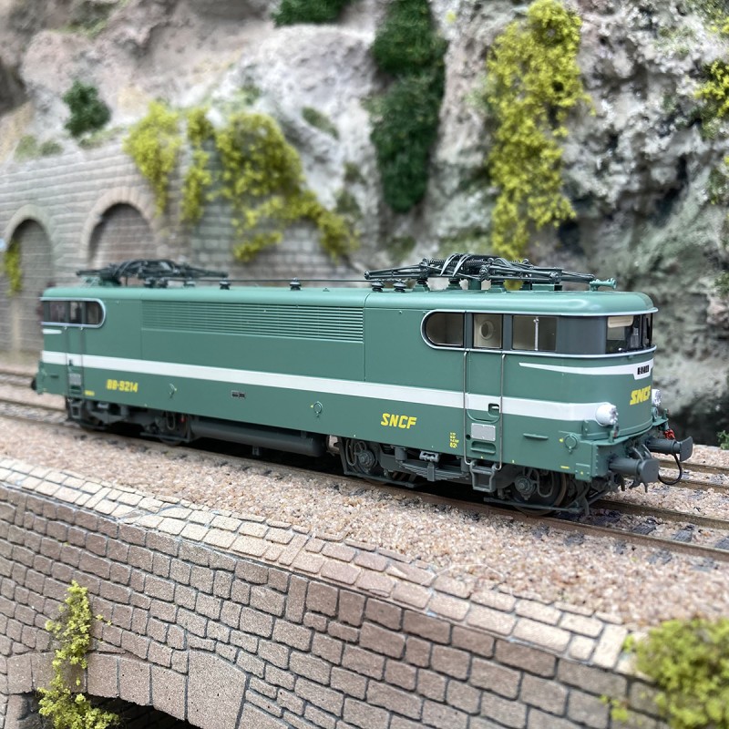 Locomotive BB 9214 Oullins Sncf pour réseau miniature époque III