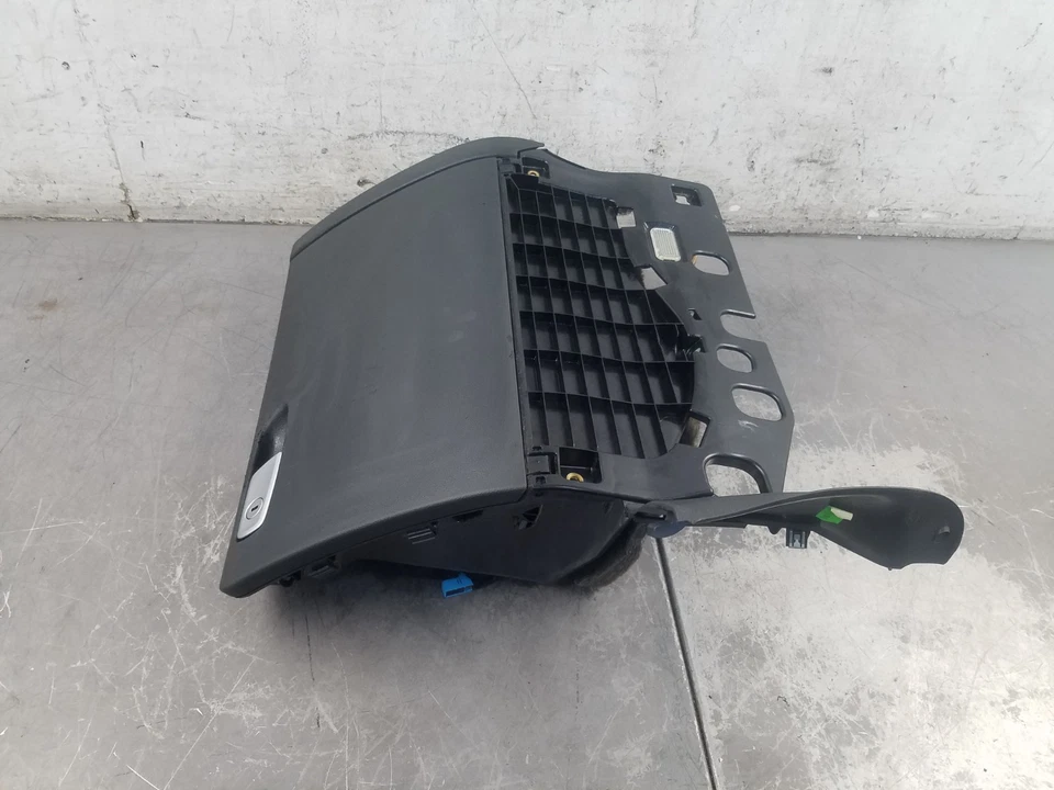 2014 Audi S4 Quattro B8 Glove Box #8539 V3 - Image 4 of 4