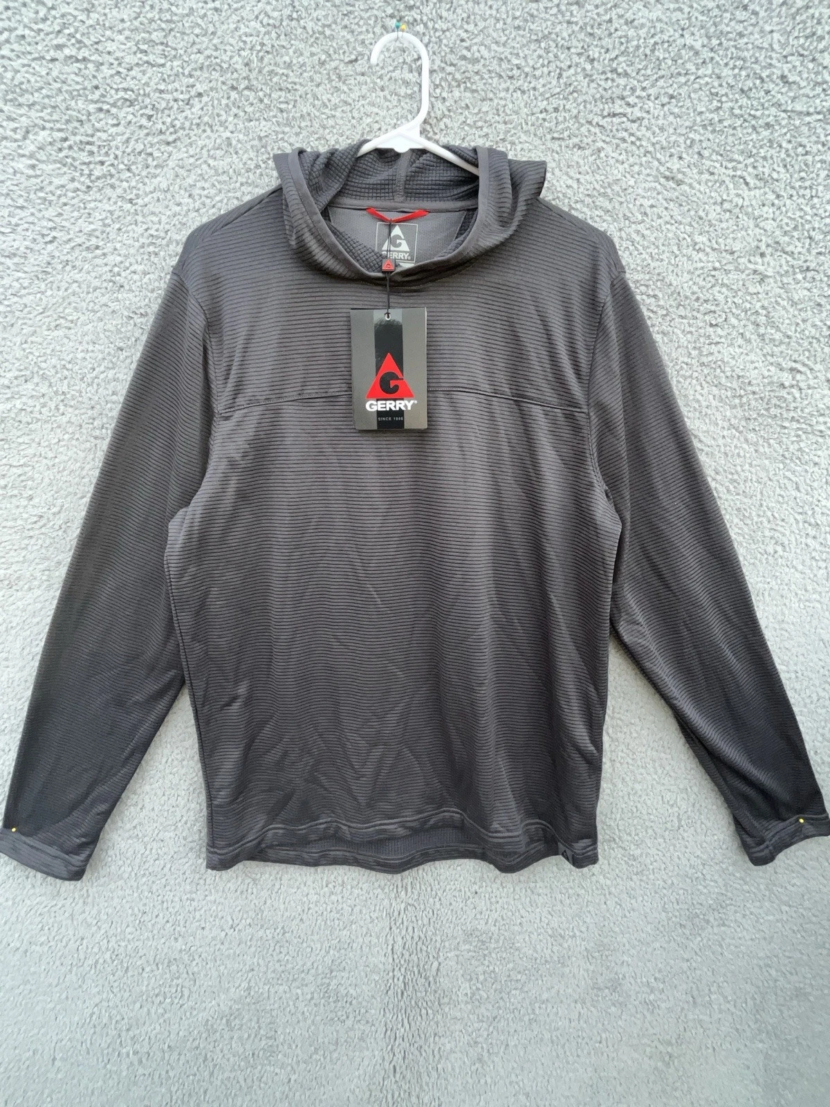 NEW Gerry Men’s On The Go Travel Performance Hooded Pullover Small XG8680
