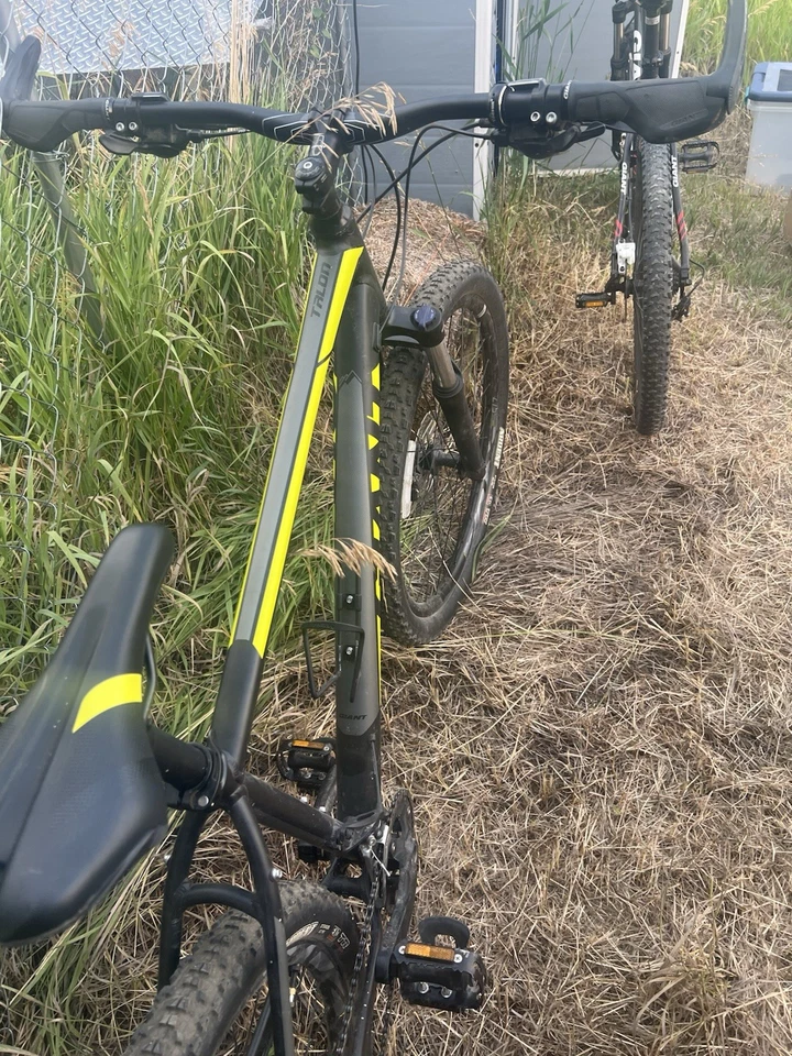 2020 Giant Talon 2 Mountain Bike• Kind: Hardtail Mountain Bike 18 Speed - Image 3 of 4