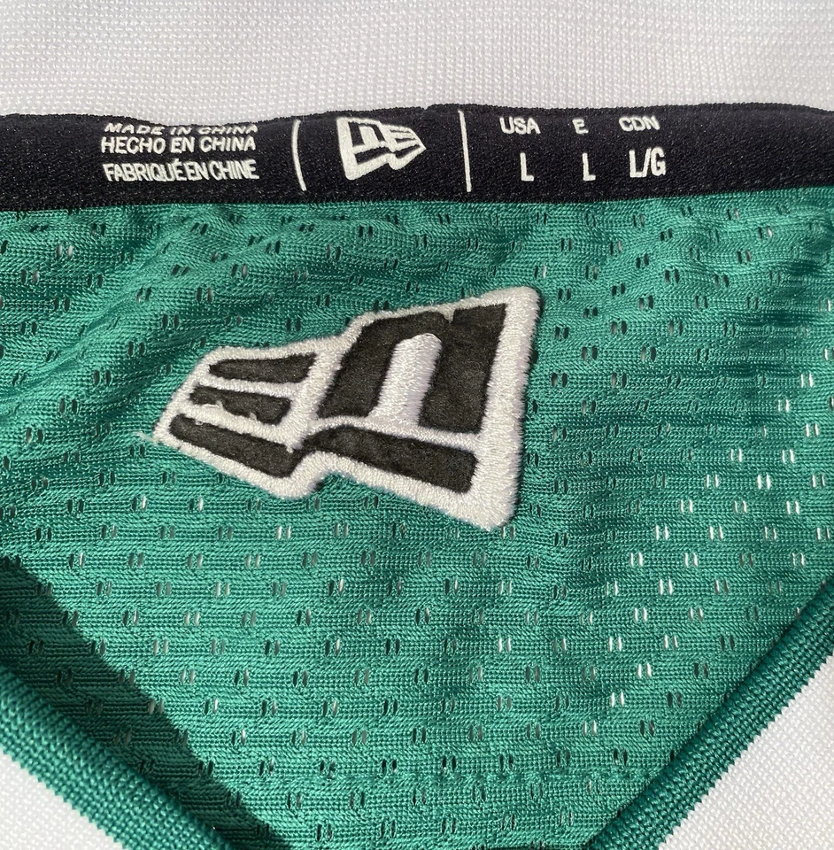 New Era Saskatchewan Roughriders CFL Jersey Green & White Size Large - Image 3 of 4