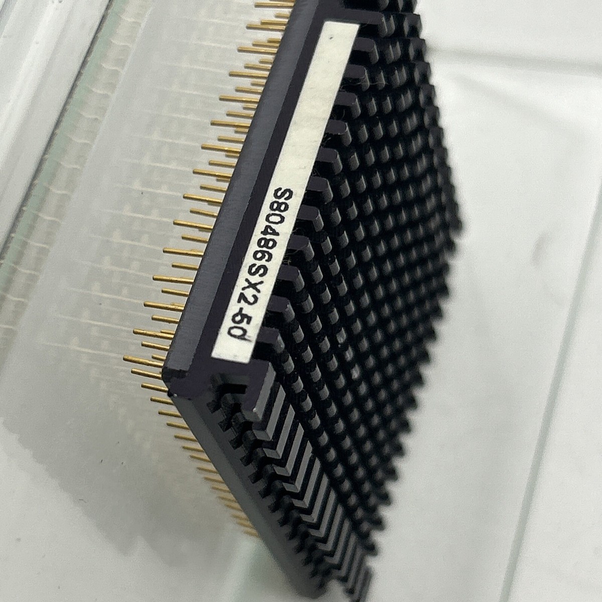 Intel 486 SX2 50MHZ with Heat Sink / s80486SX2 i486 CPU Intel 486 SX2 50MHZ with Heat Sink / s80486SX2 i486 CPU