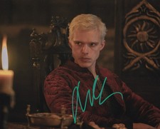 FINN BENNETT signed Autogramm 20x25cm SEVEN KINGDOMS in Person autograph COA