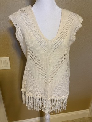 Vince Camuto Women s Sleeveless Boho Crochet Knit Top With Fringe, Small
