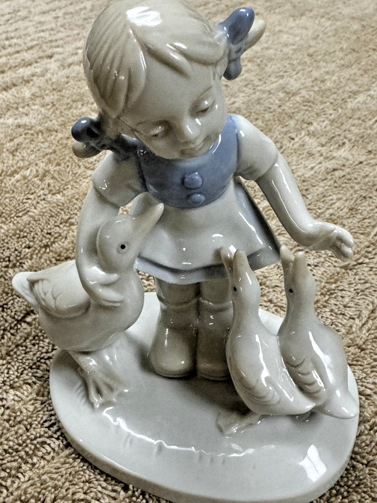 Lladro Girl Figurine with Geese 4.5"T X 4"W