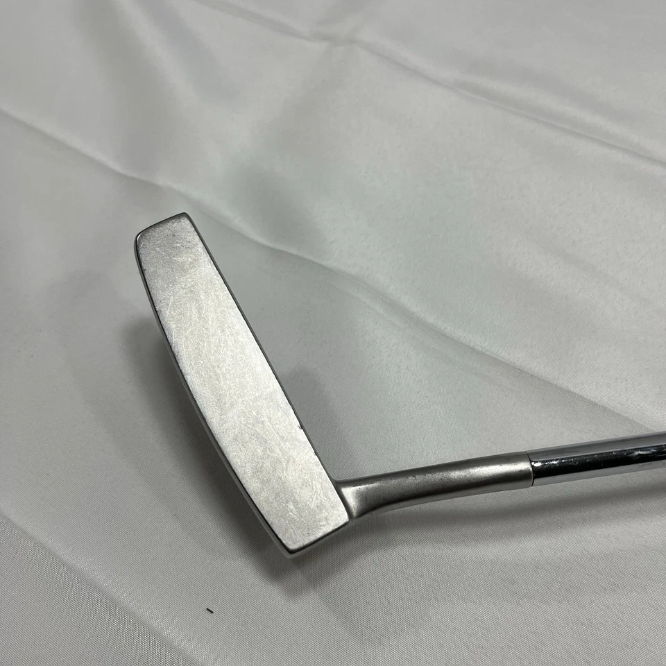 Ladies Cleveland BLOOM Heel-Shafted Putter Right Handed RH Super Stroke Grip - Image 2 of 4