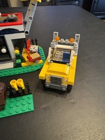 LEGO CREATOR 31052 Vacation Getaways RETIRED 99.9% complete with box/manual
