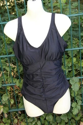 SCHWIMMANZUG BADEANZUG GRÖSSE 38 D SCHWARZ UNI VORNE GERAFFT  VON BPC NEU - Bild 1 von 2